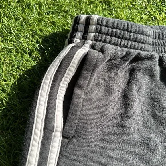 Vintage Adidas Baby Toddler Size 3T Sweatpants Joggers Track Pants Black Stripes - Picture 3 of 8